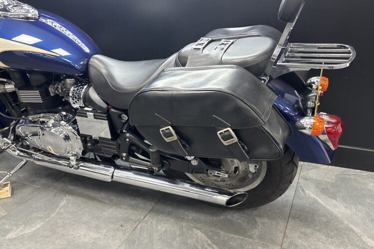 TRIUMPH BONNEVILLE AMERICA
