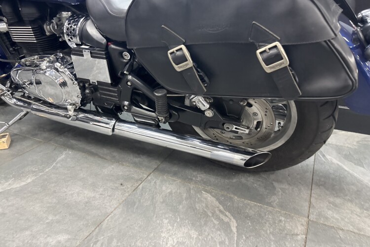 TRIUMPH BONNEVILLE AMERICA