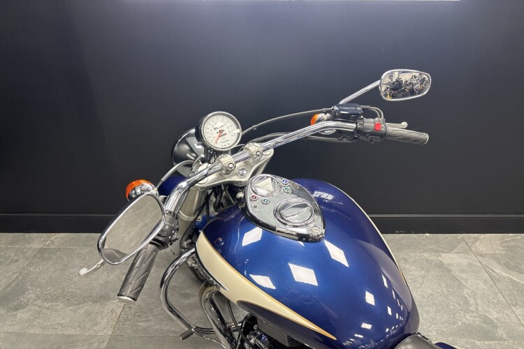 TRIUMPH BONNEVILLE AMERICA