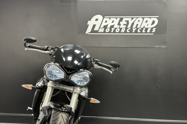 TRIUMPH STREET TRIPLE 765