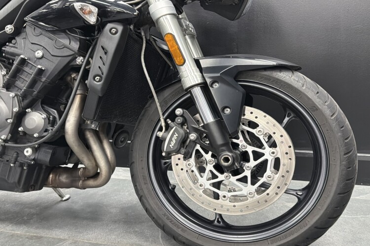 TRIUMPH STREET TRIPLE 765
