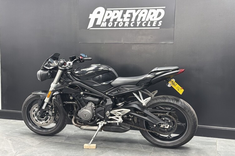 TRIUMPH STREET TRIPLE 765