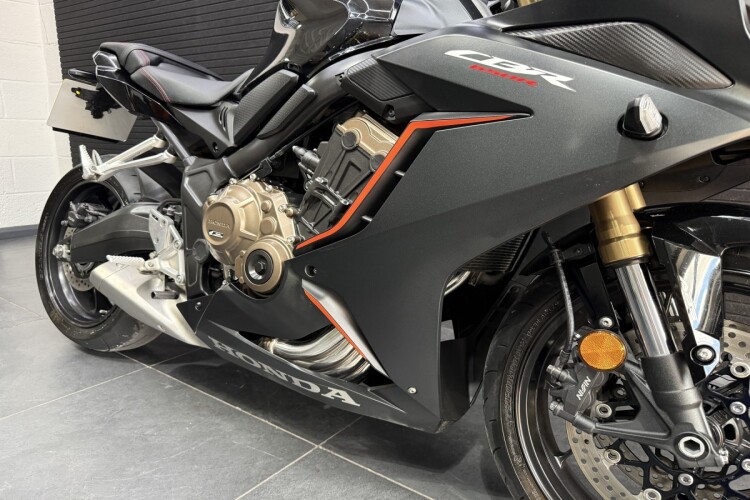 HONDA CBR650R
