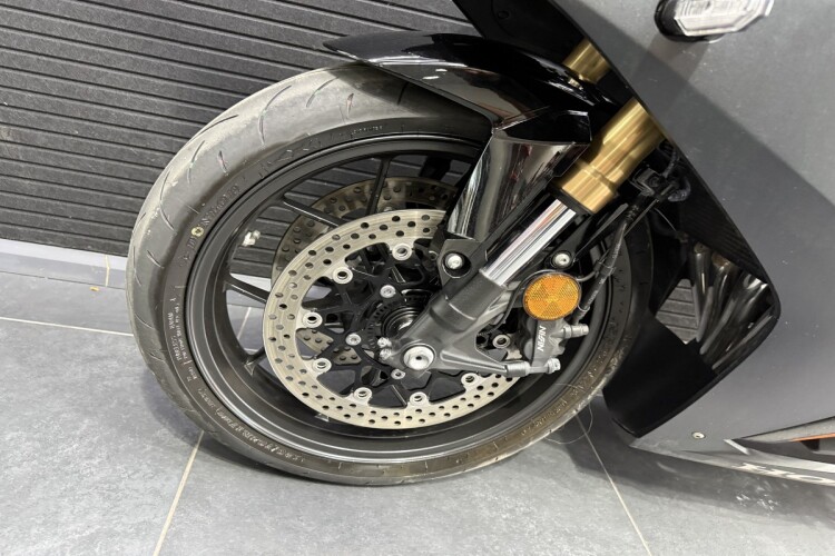HONDA CBR650R