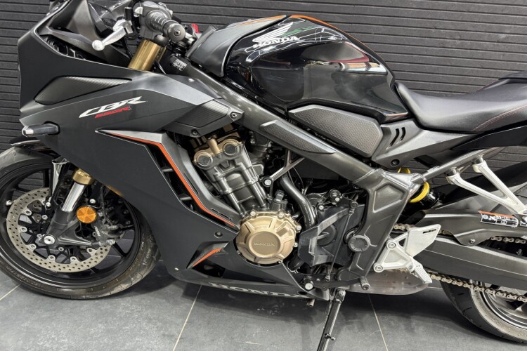 HONDA CBR650R