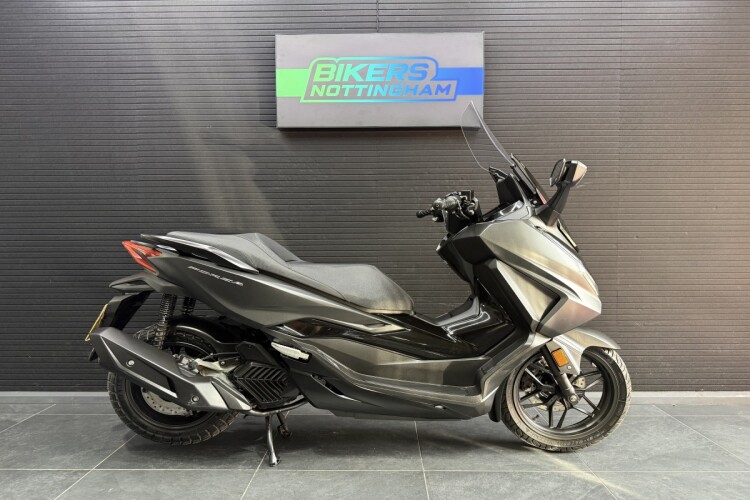 HONDA FORZA 125