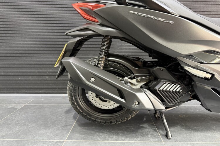HONDA FORZA 125