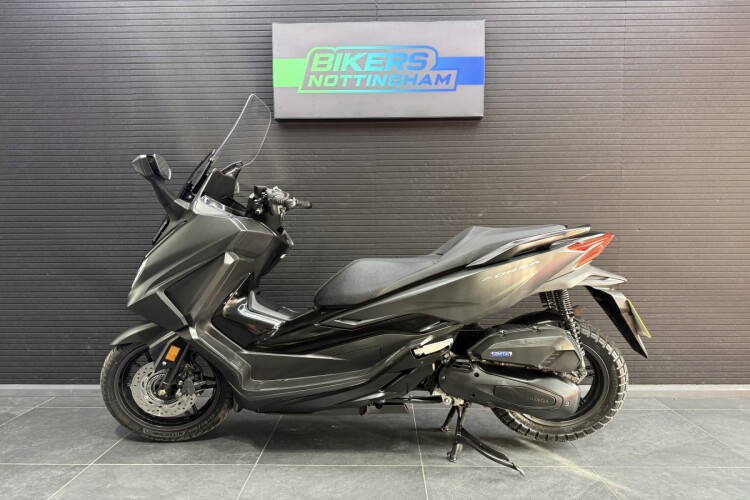 HONDA FORZA 125