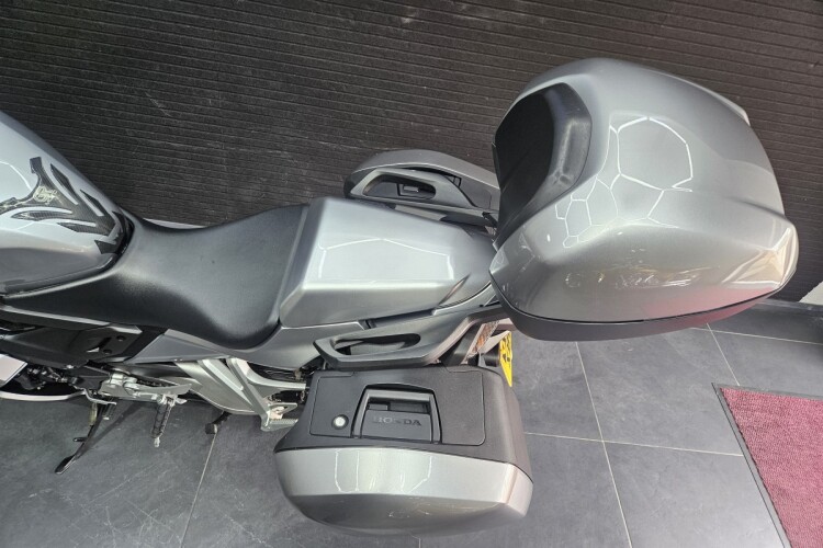 HONDA VFR800