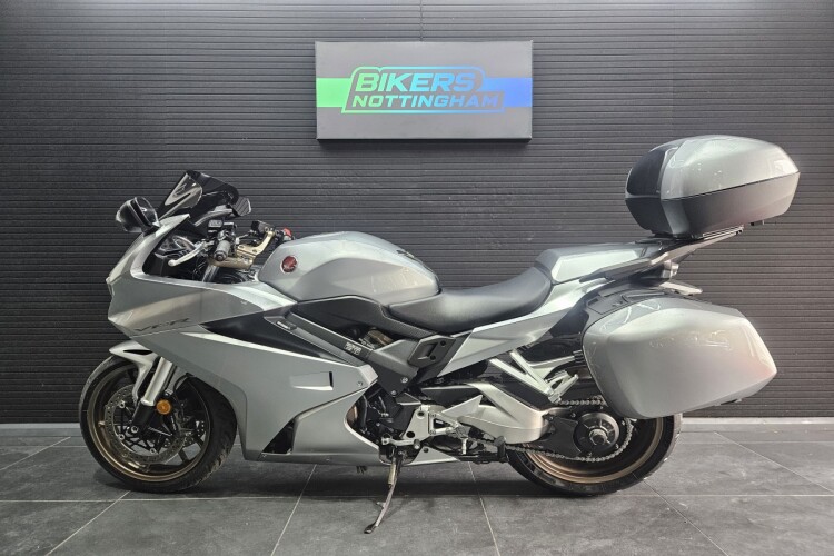 HONDA VFR800