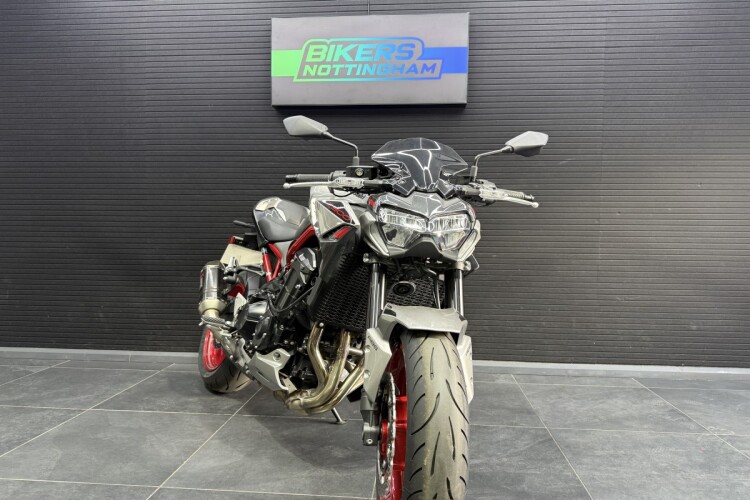 KAWASAKI Z900