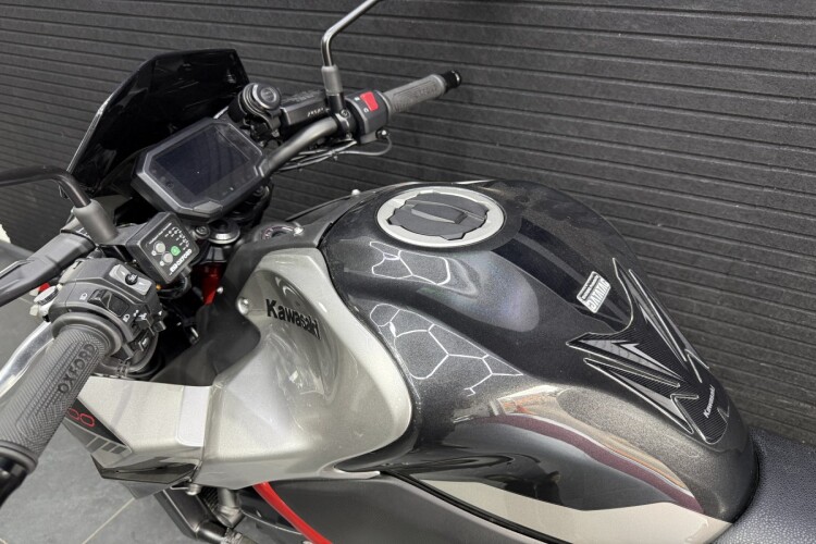 KAWASAKI Z900