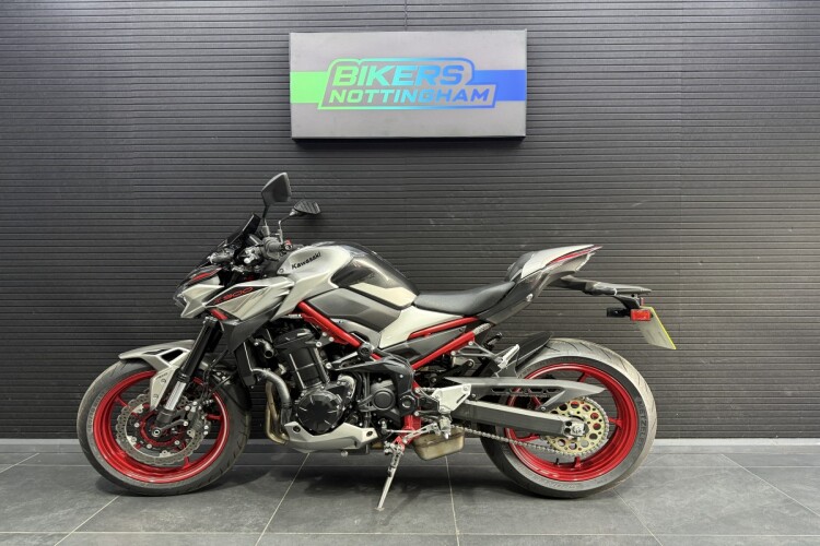 KAWASAKI Z900