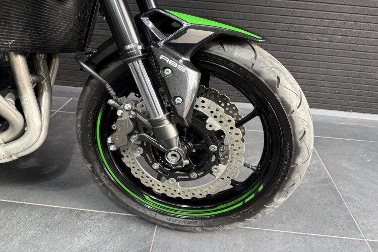 KAWASAKI Z900