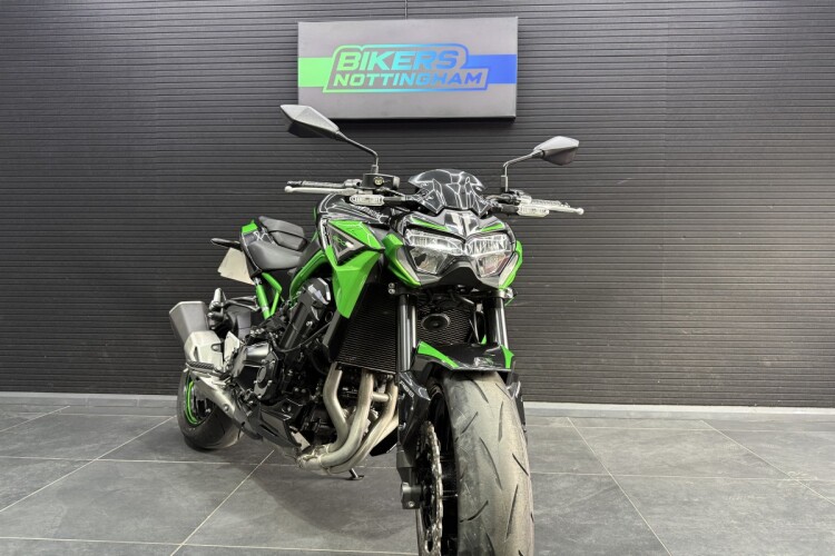 KAWASAKI Z900