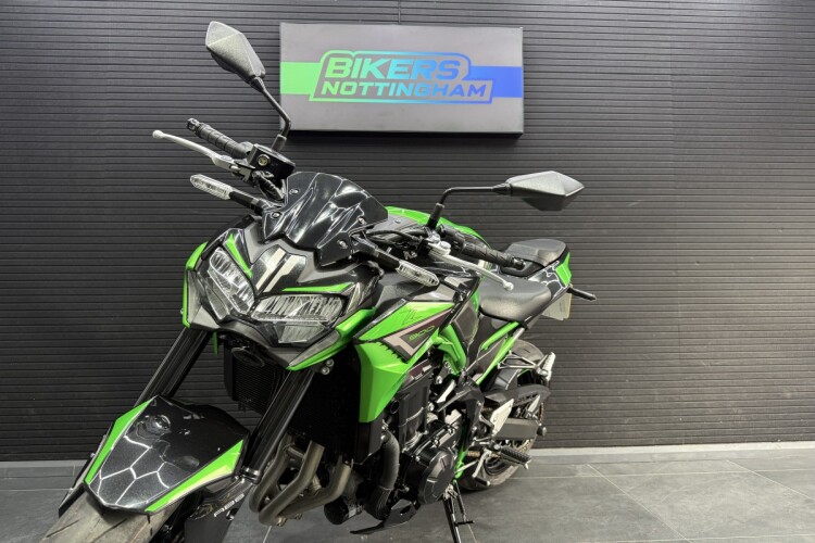 KAWASAKI Z900
