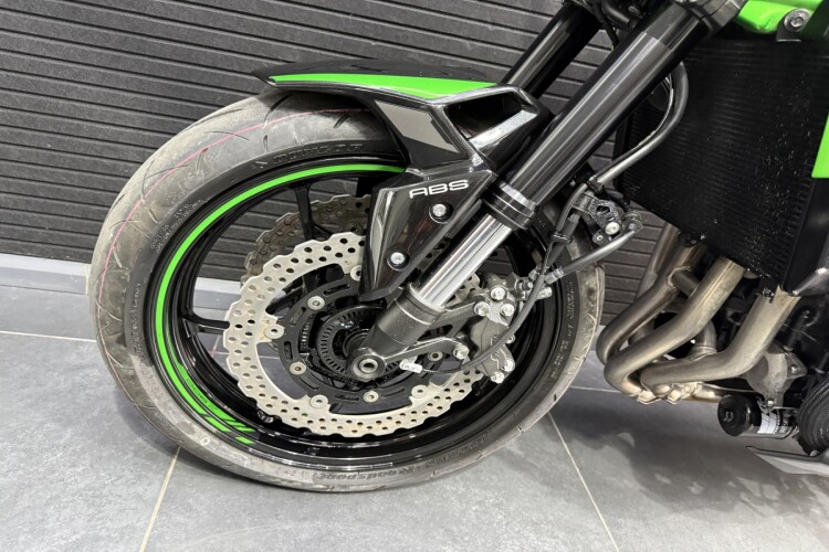 KAWASAKI Z900