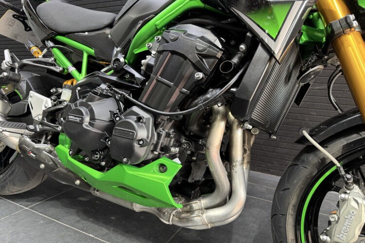 KAWASAKI Z900