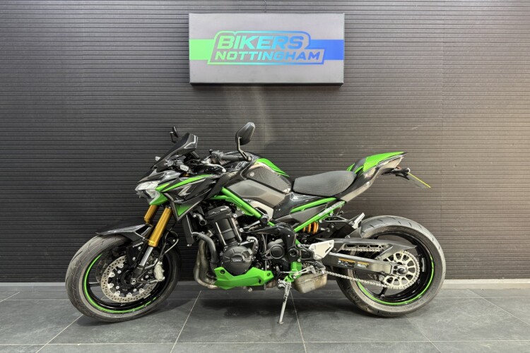 KAWASAKI Z900