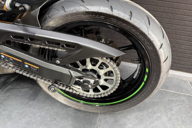 KAWASAKI Z900