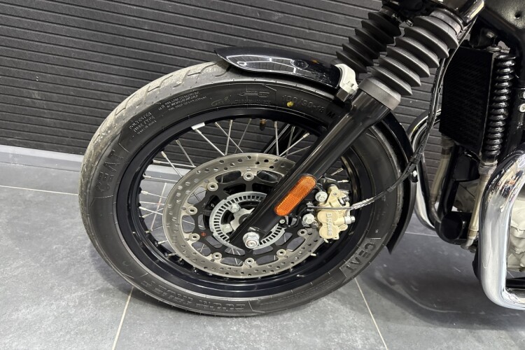 2023 ROYAL ENFIELD INTERCEPTOR 650, Silver and Red - photo 14