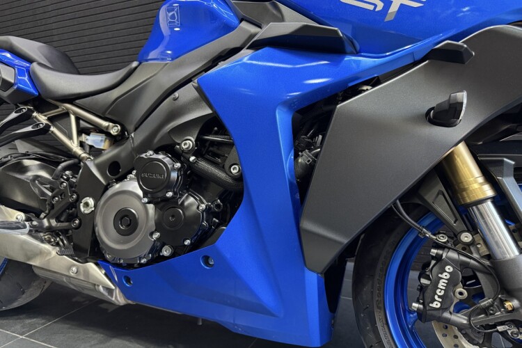 SUZUKI GSX-S1000