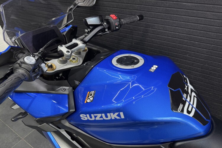 SUZUKI GSX-S1000