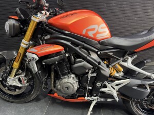 TRIUMPH SPEED TRIPLE 1200