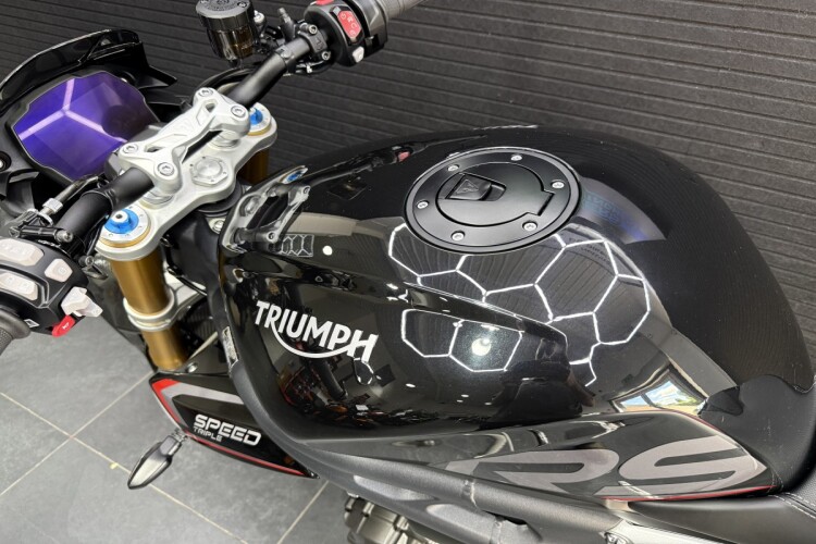 2022 TRIUMPH SPEED TRIPLE 1200, Black - photo 11