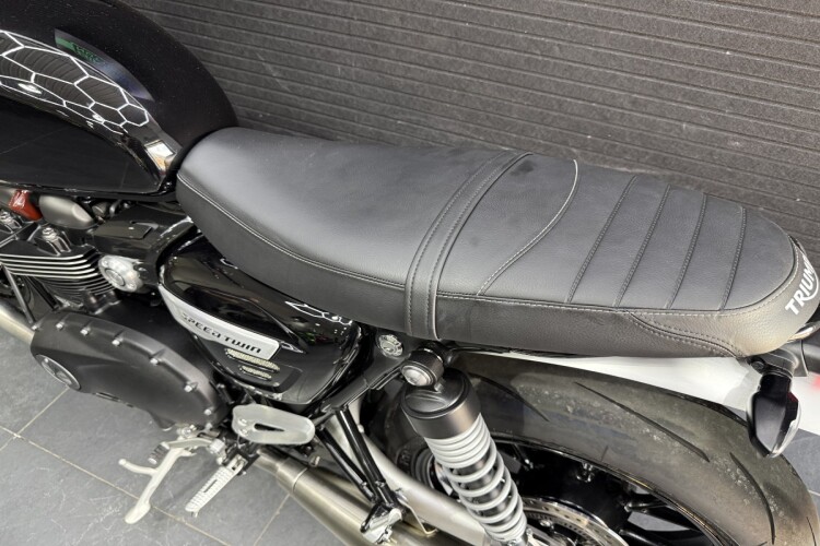 2023 TRIUMPH SPEED TWIN 1200, Black - photo 11