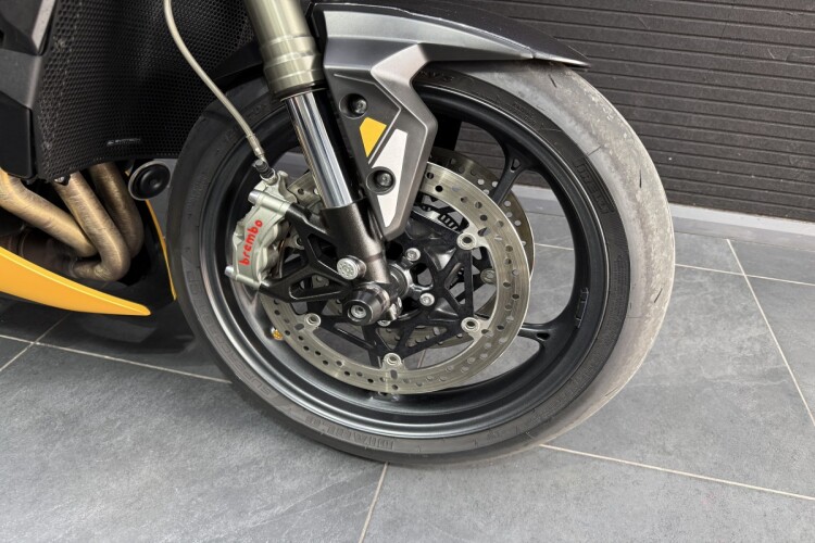 2023 TRIUMPH STREET TRIPLE 765, Cosmic Yellow - photo 2