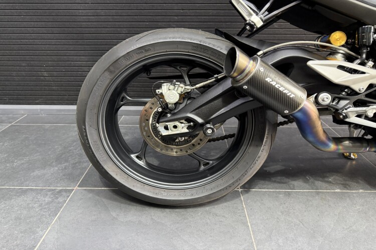 2023 TRIUMPH STREET TRIPLE 765, Cosmic Yellow - photo 7