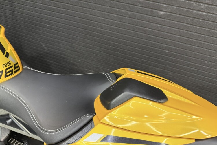 2023 TRIUMPH STREET TRIPLE 765, Cosmic Yellow - photo 11