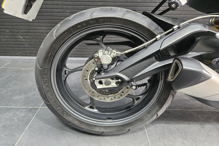 2023 TRIUMPH STREET TRIPLE 765, Red - photo 5