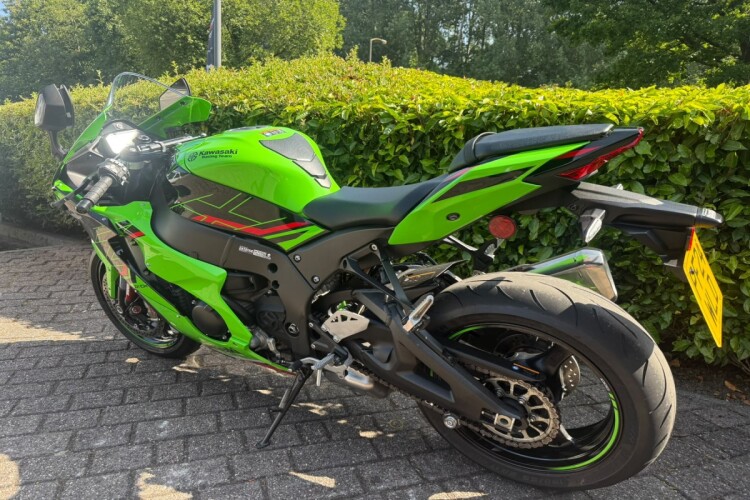 KAWASAKI NINJA ZX-10R