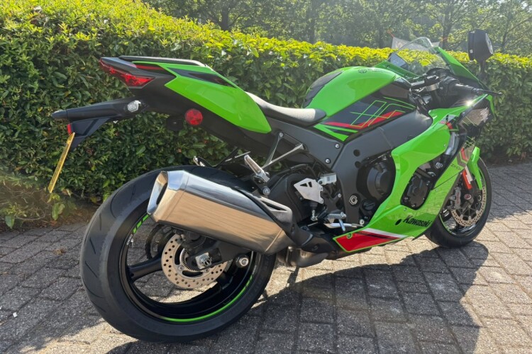 KAWASAKI NINJA ZX-10R