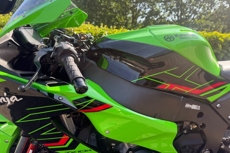 KAWASAKI NINJA ZX-10R