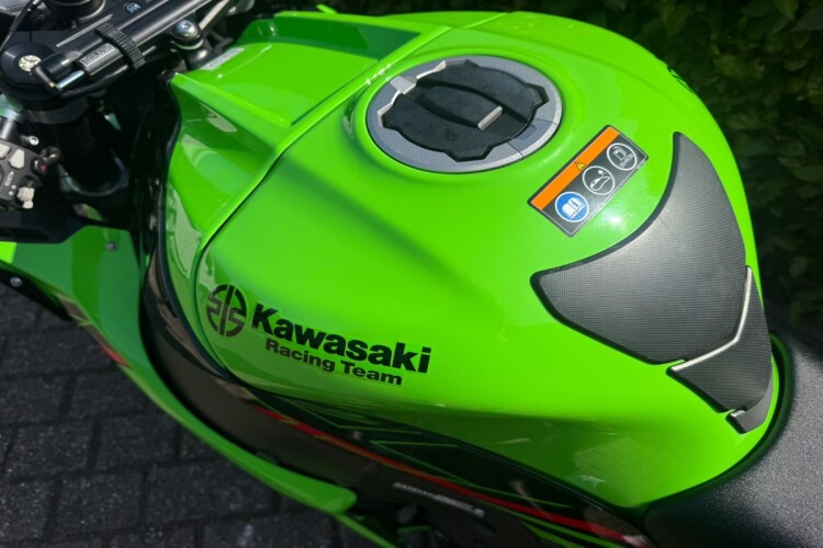 KAWASAKI NINJA ZX-10R