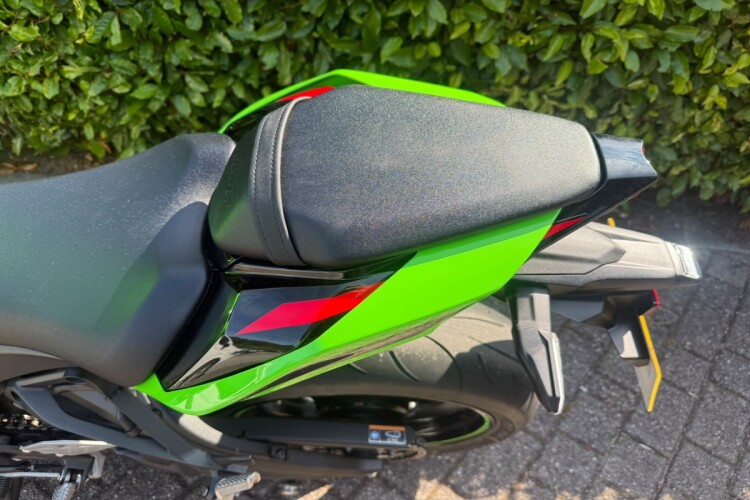 KAWASAKI NINJA ZX-10R