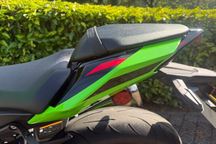 KAWASAKI NINJA ZX-10R