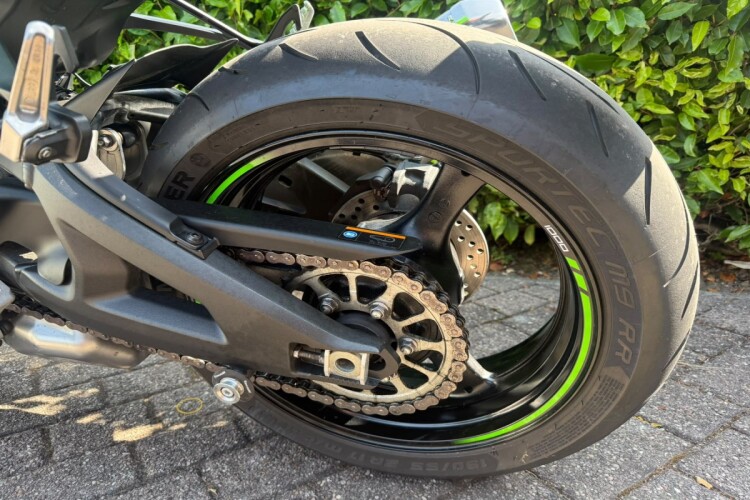 KAWASAKI NINJA ZX-10R