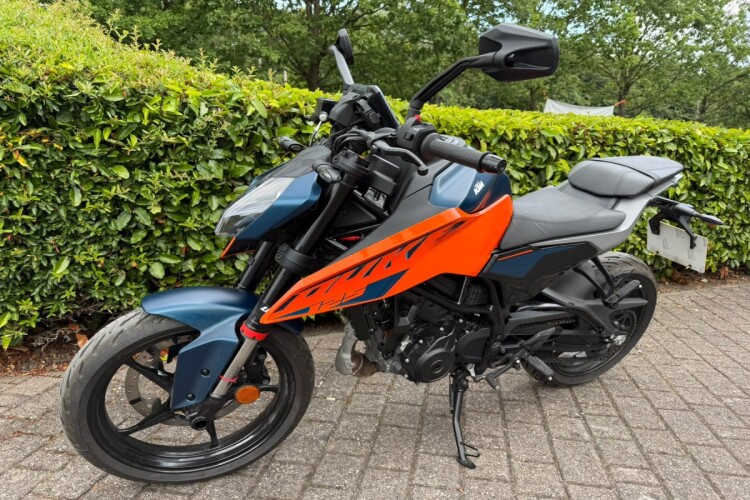2025 KTM 125 DUKE, Orange - photo 7