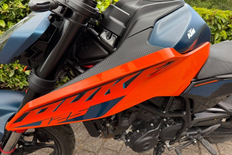 2025 KTM 125 DUKE, Orange - photo 9