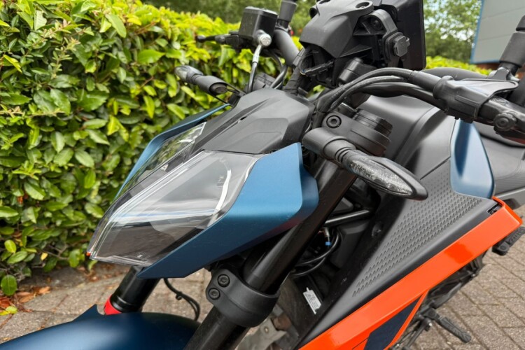 2025 KTM 125 DUKE, Orange - photo 10