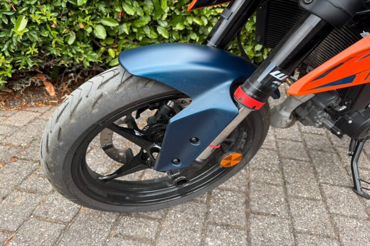 2025 KTM 125 DUKE, Orange - photo 11