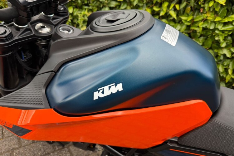 2025 KTM 125 DUKE, Orange - photo 13