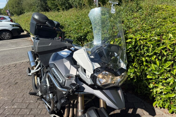 2013 TRIUMPH EXPLORER, White - photo 9