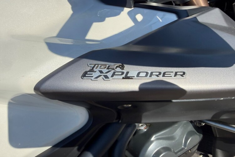 2013 TRIUMPH EXPLORER, White - photo 14
