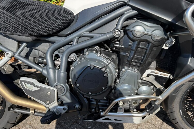 2013 TRIUMPH EXPLORER, White - photo 16