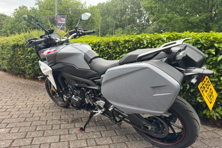 2018 YAMAHA TRACER 900 GT, Grey - photo 8
